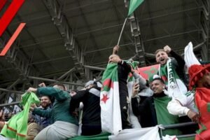 كان المغرب 2025.. أمن الرباط يحجز ممنوعات لدى جماهير جزائرية