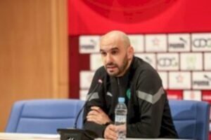 وليد الركراكي بين واقعية الاختيار وضغط المدرجات قبل امتحان مالي