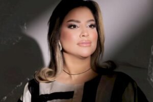 إكرام العبدية تروج لجديدها الغنائي -صورة