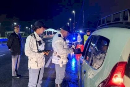 بالفيديو.. برد وأمطار ويقظة أمنية ليلة رأس السنة بتطوان