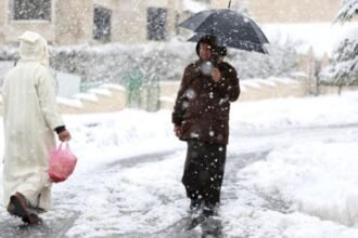 طقس الإثنين.. أمطار رعدية وثلوج بهذه المناطق المغربية
